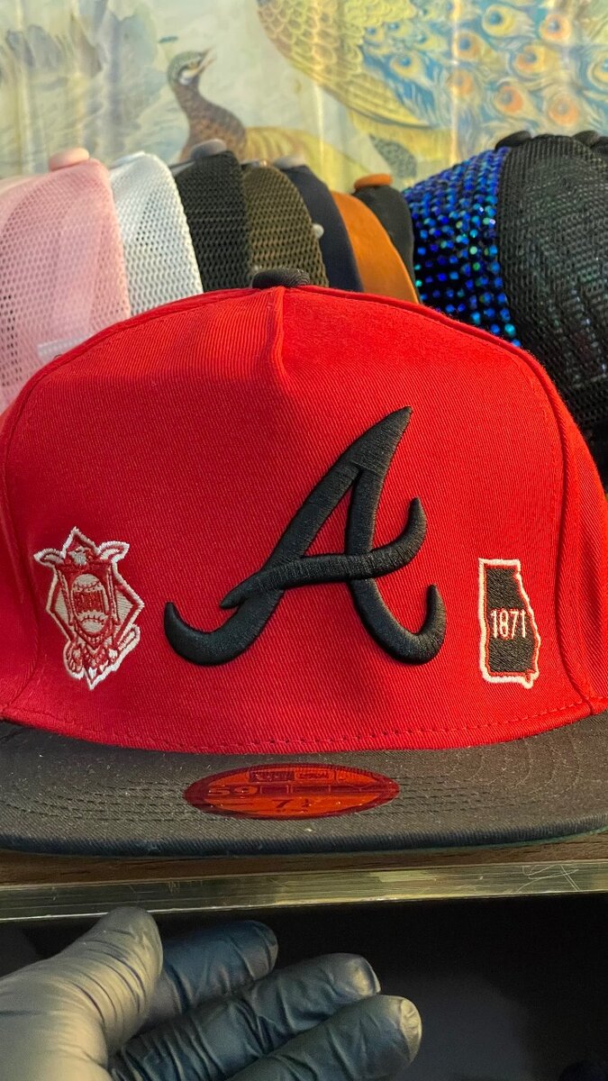 Casquette rouge logo "A"