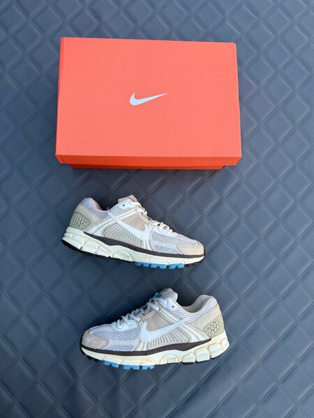 Baskets Nike Vomero 5