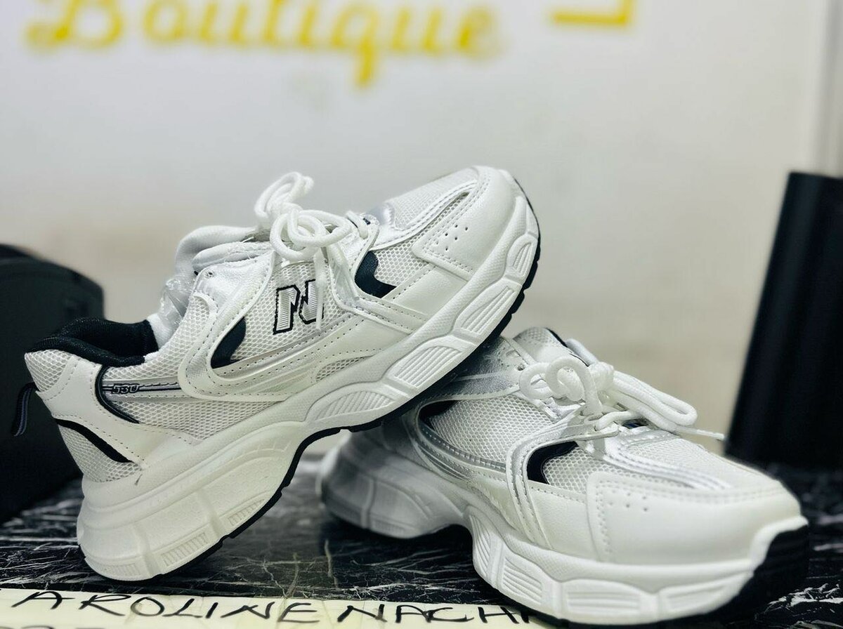 Sneakers (new balance)