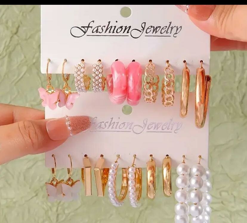 Lot de boucles d'oreilles modernes