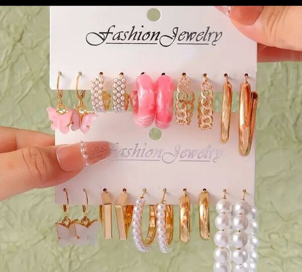 Lot de boucles d'oreilles modernes