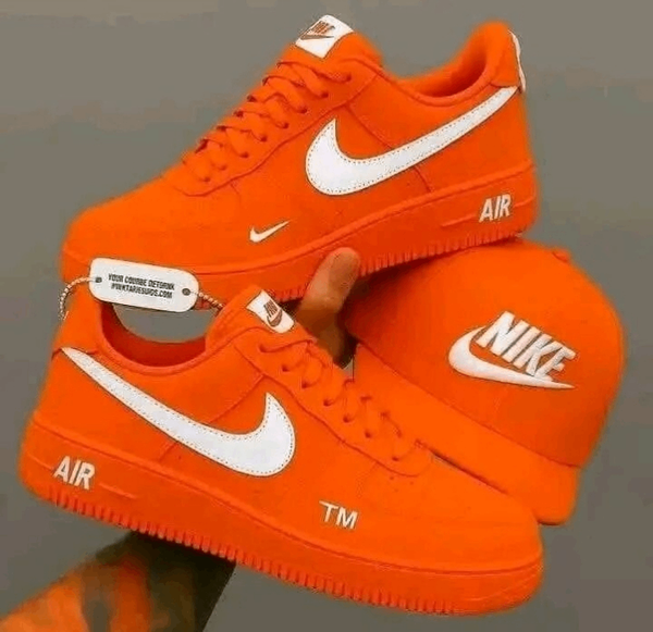 Nike Air Force 1 Orange