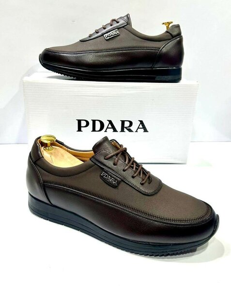 Chaussures en cuir marron