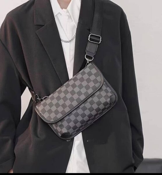 Sac bandoulière moderne homme