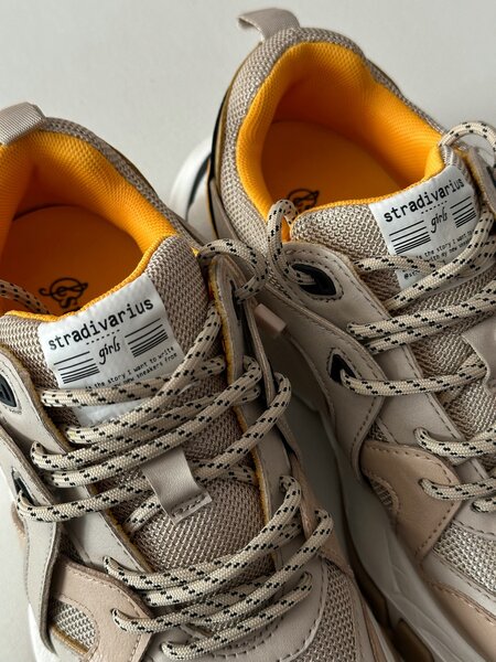 Кроссовки Stradivarius