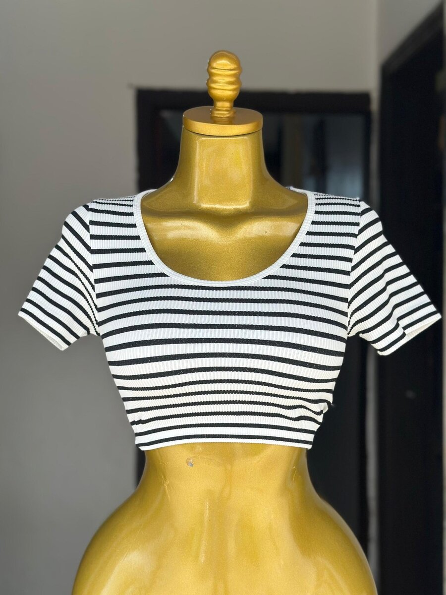 Tops courts féminins élégants