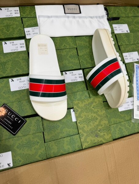 Sandales de Luxe Gucci