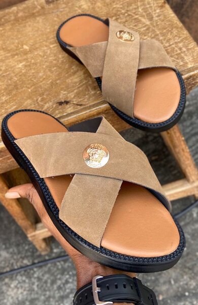 Leather crossed slipper