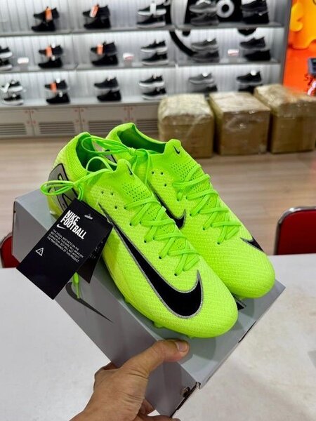 Chaussures de Football Nike Pro