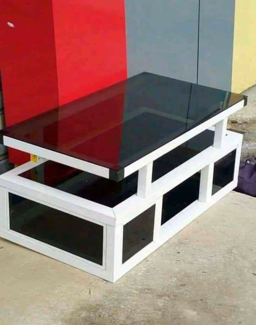 Table basse moderne en verre