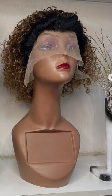 Beautiful and elegant women's wig