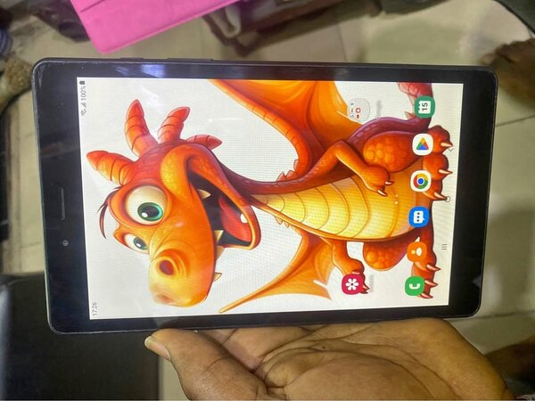 En vente tablette samsung Tab A T295 8pouces 32GB 2GB de ram une SIM 4G bonne autonomie