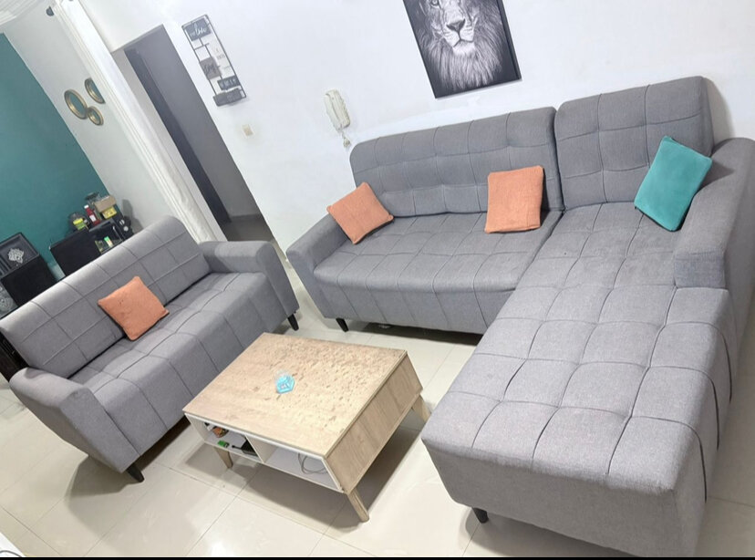 Canapé d'angle gris élégant