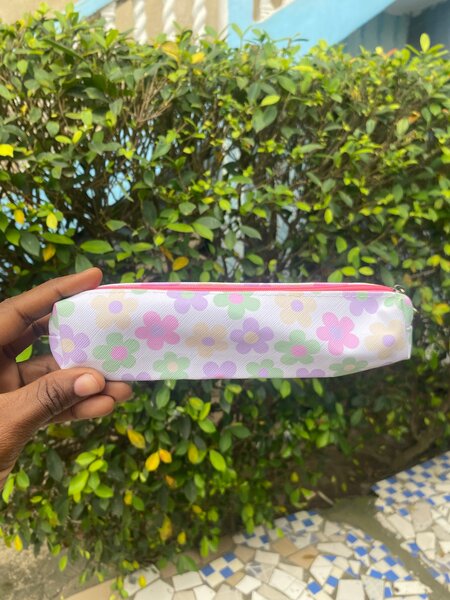 Trousse à crayons fleurie élégante