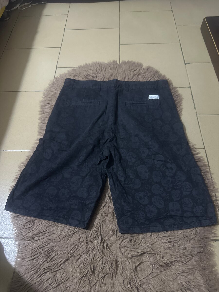 Shorts homme à motifs crânes