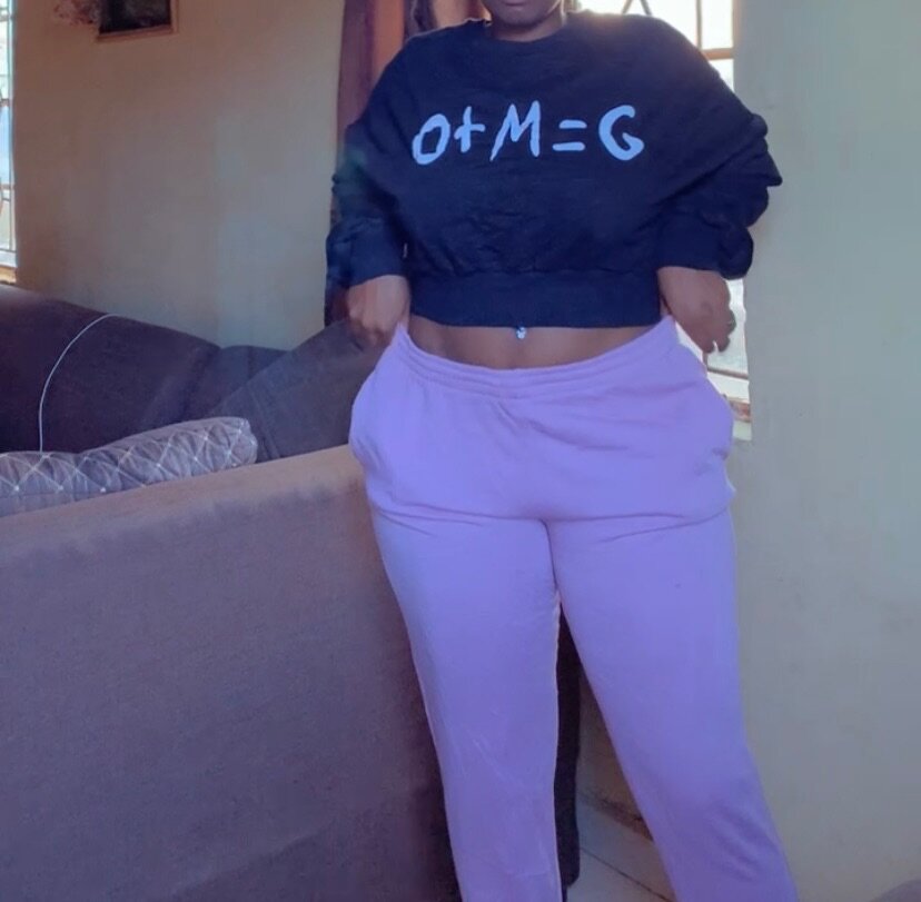 Sweatpants & cropped sweatshir