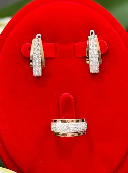 Роскошный комплект