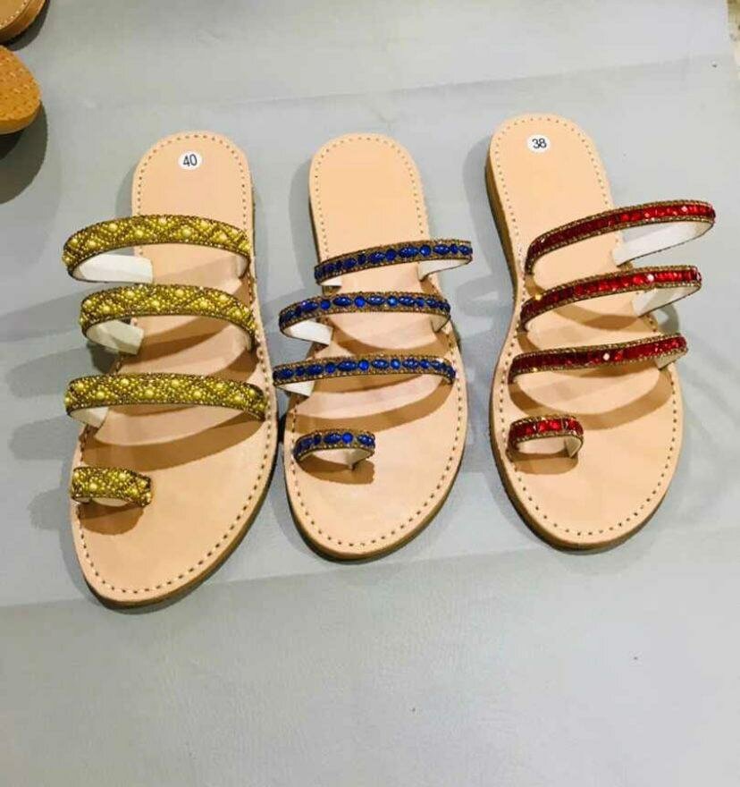 Sandales multi-lanières brillantes