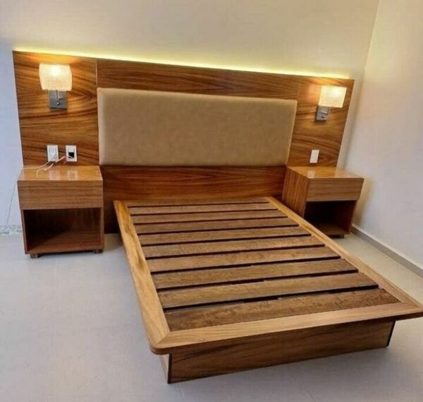 Lit en bois moderne avec chevets