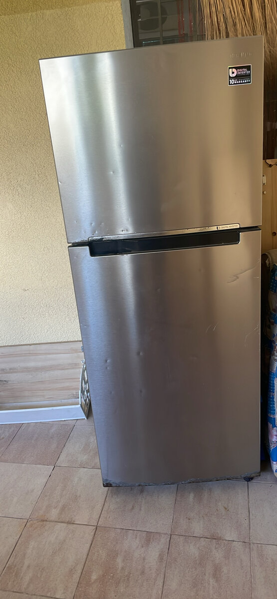 Réfrigérateur inox moderne