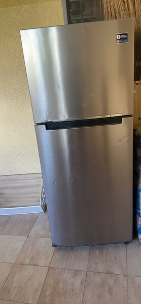 Réfrigérateur inox moderne