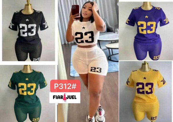 Tenue de sport courte femme
