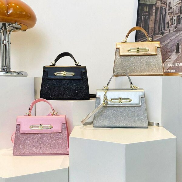 Sac à main scintillant élégant
