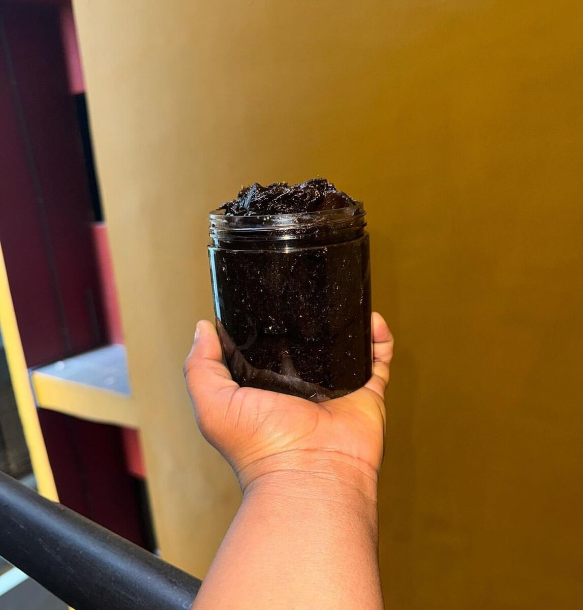 Savon noir exfoliant naturel