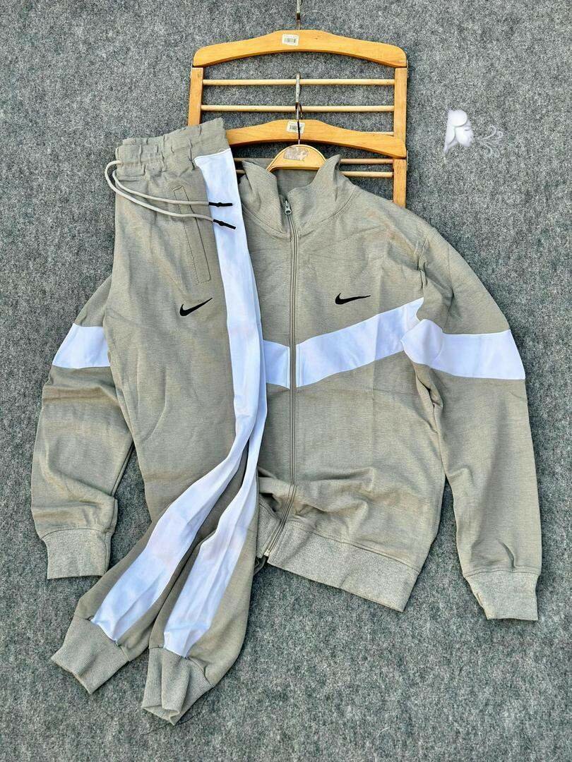 SURVÊTEMENT NIKE