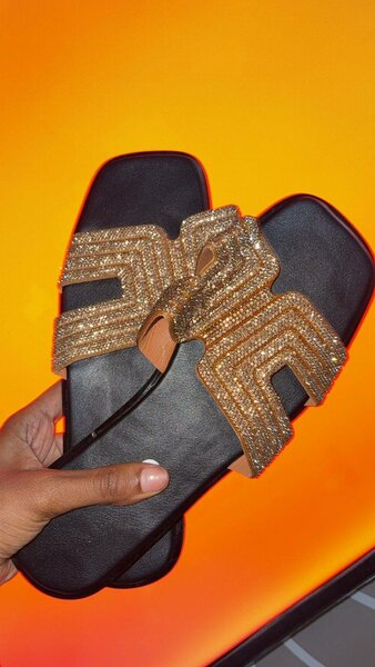 Sandales perlées élégantes femme