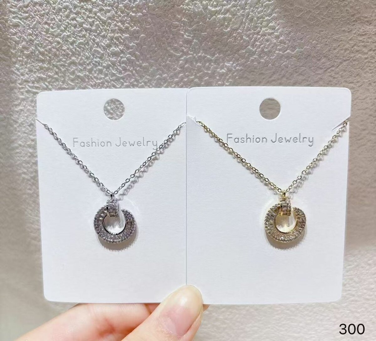 Elegant Pendant Necklaces Set