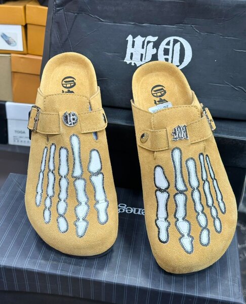 Sabots en daim original