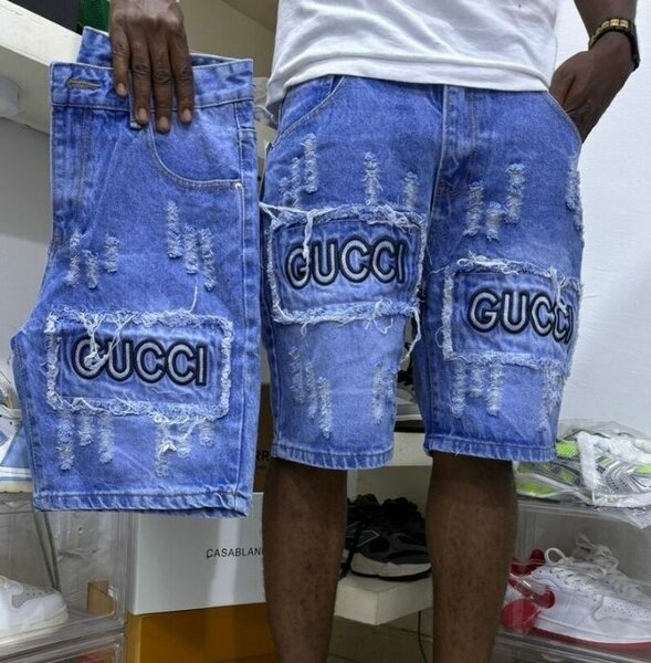 Shorts en jean Gucci déchirés