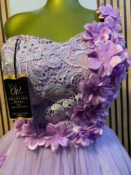 Robe cocktail fleurs violette