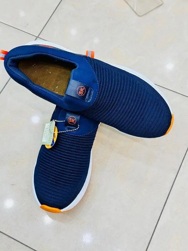 Mens casual sneakers