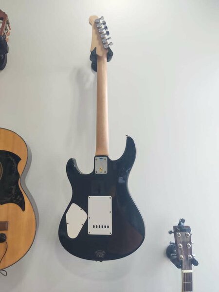 Yamaha Pacifica 112 VM