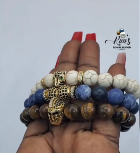 Bracelet with beaded gemstones