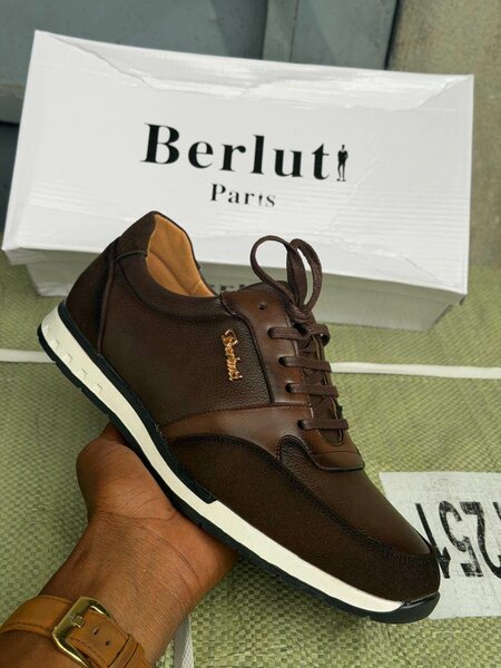 Baskets en cuir marron