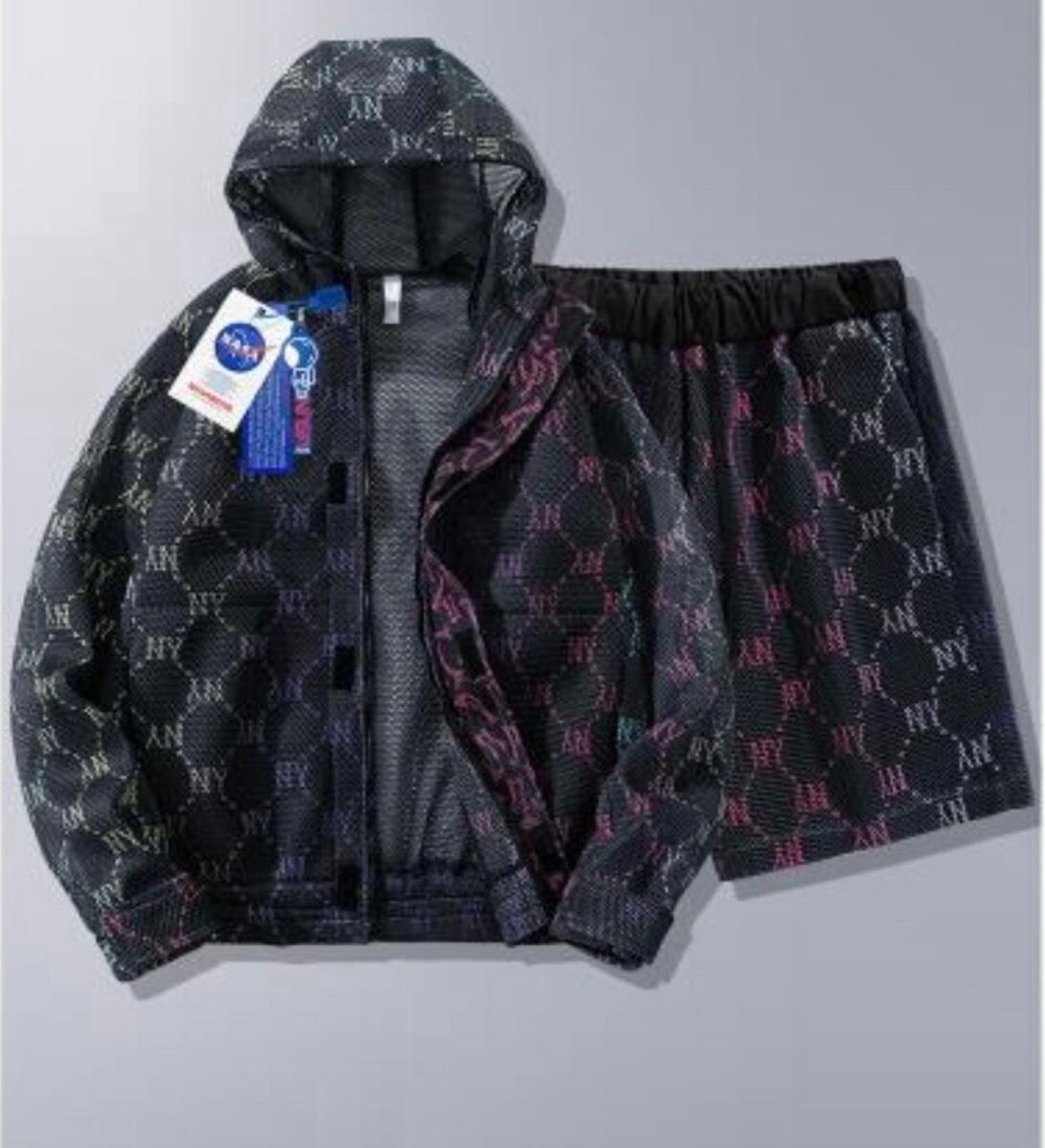 Ensemble sportif à capuche