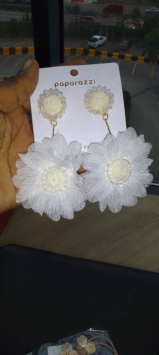 Boucles d'oreilles fleurs Paparazzi