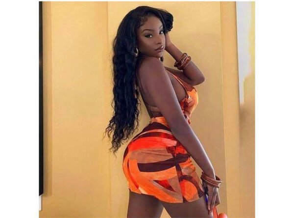 Robe moulante à motifs orange