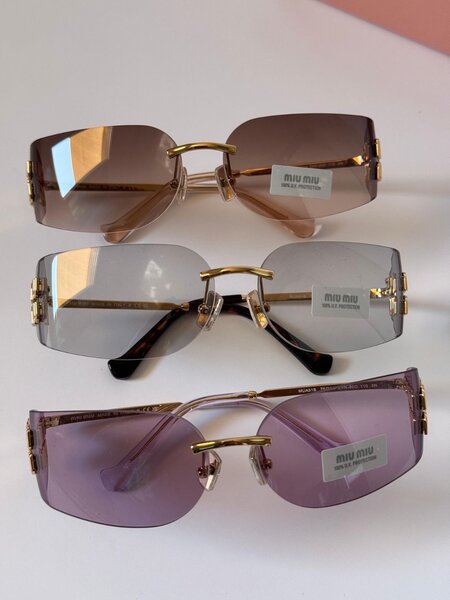 Lunettes de soleil Miu Miu élégantes