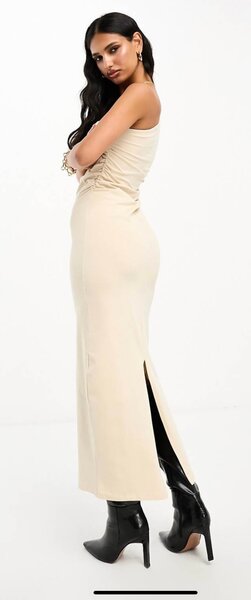 Robe longue asymétrique élégante