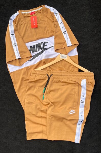 Tenue de sport Nike Air