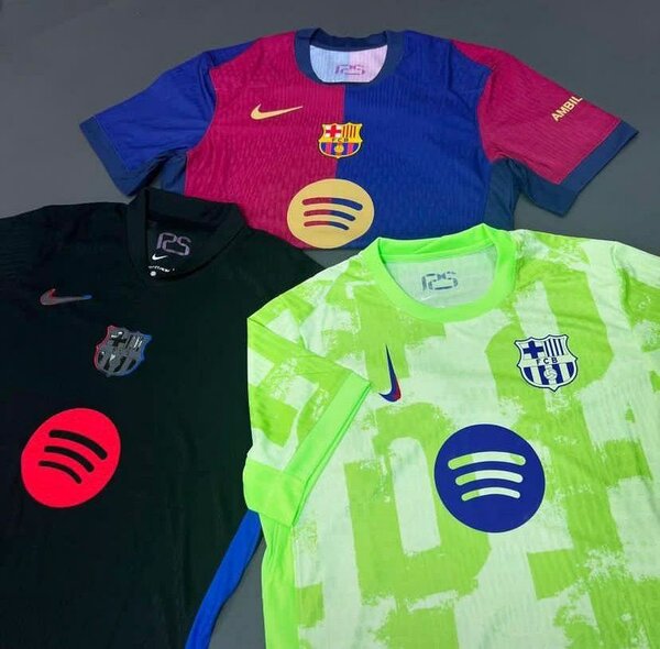 Maillots de football Barcelone et Real
