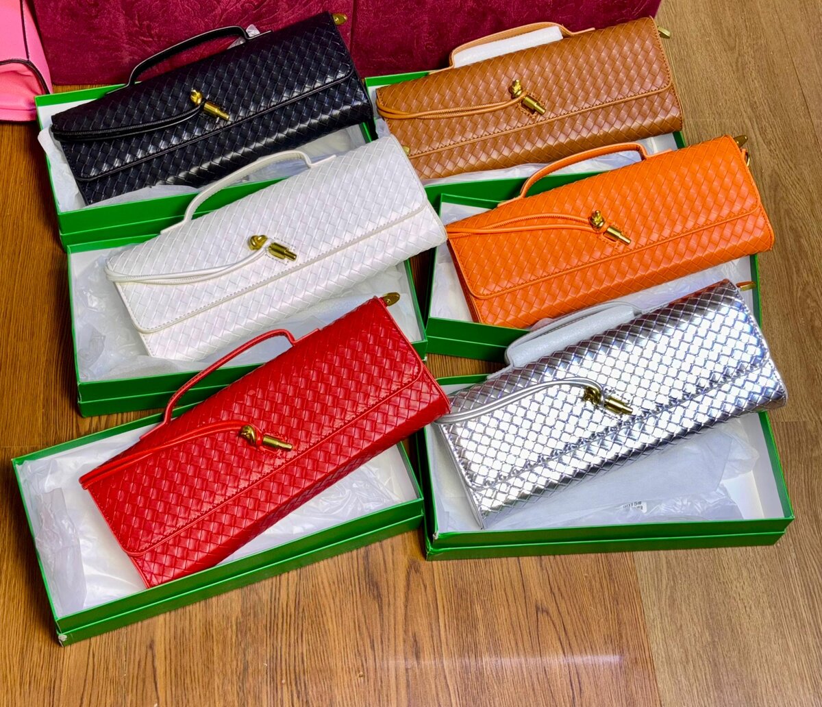 Pochette élégante en cuir