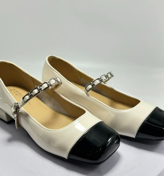 Легкая и удобная балетка с плоской подошвой и округлым носком, которая идеально подходит для повседневной носки.🤩