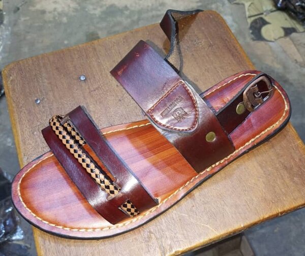 Sandale en cuir pour homme