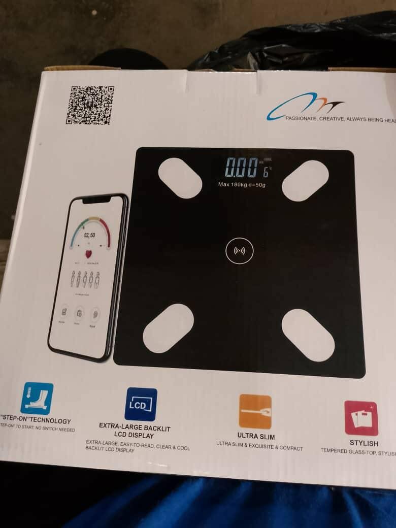 Bluetooth bathroom scale