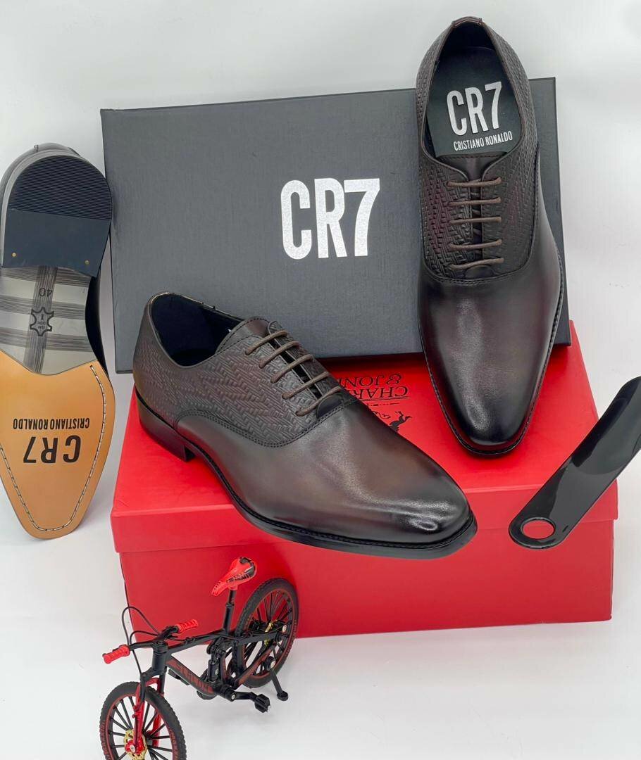 Solid leather formal shoes